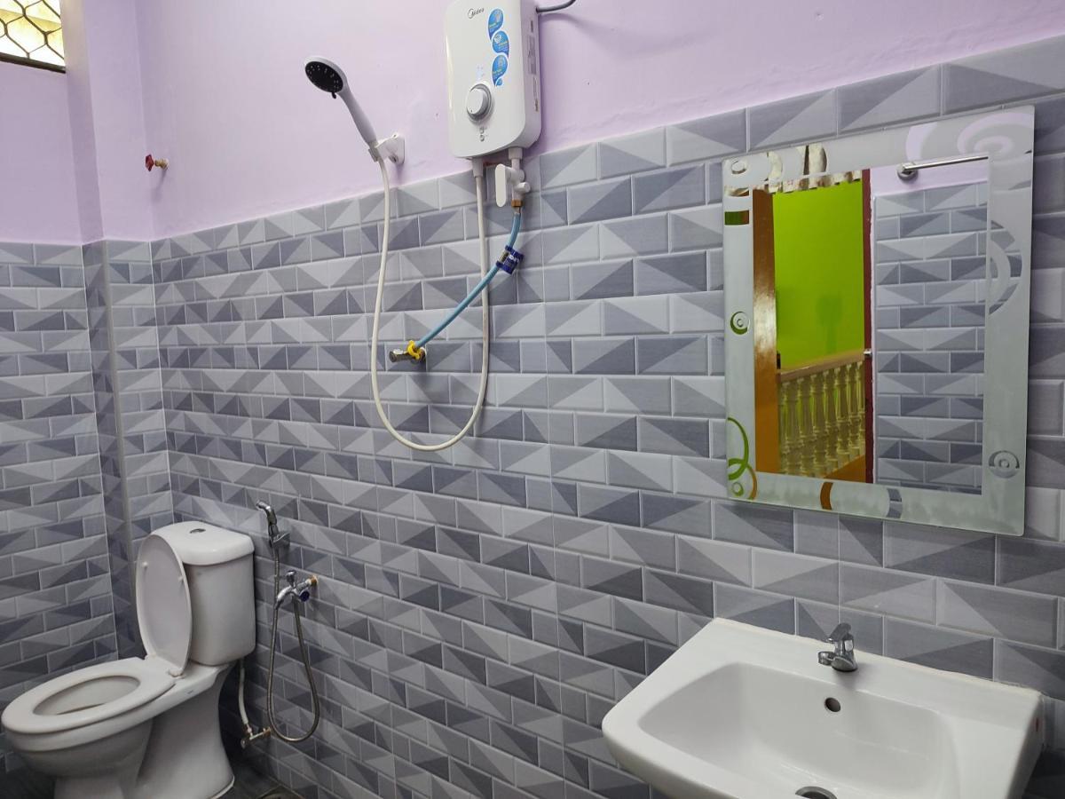 Kluang Barat Homestay Luaran gambar